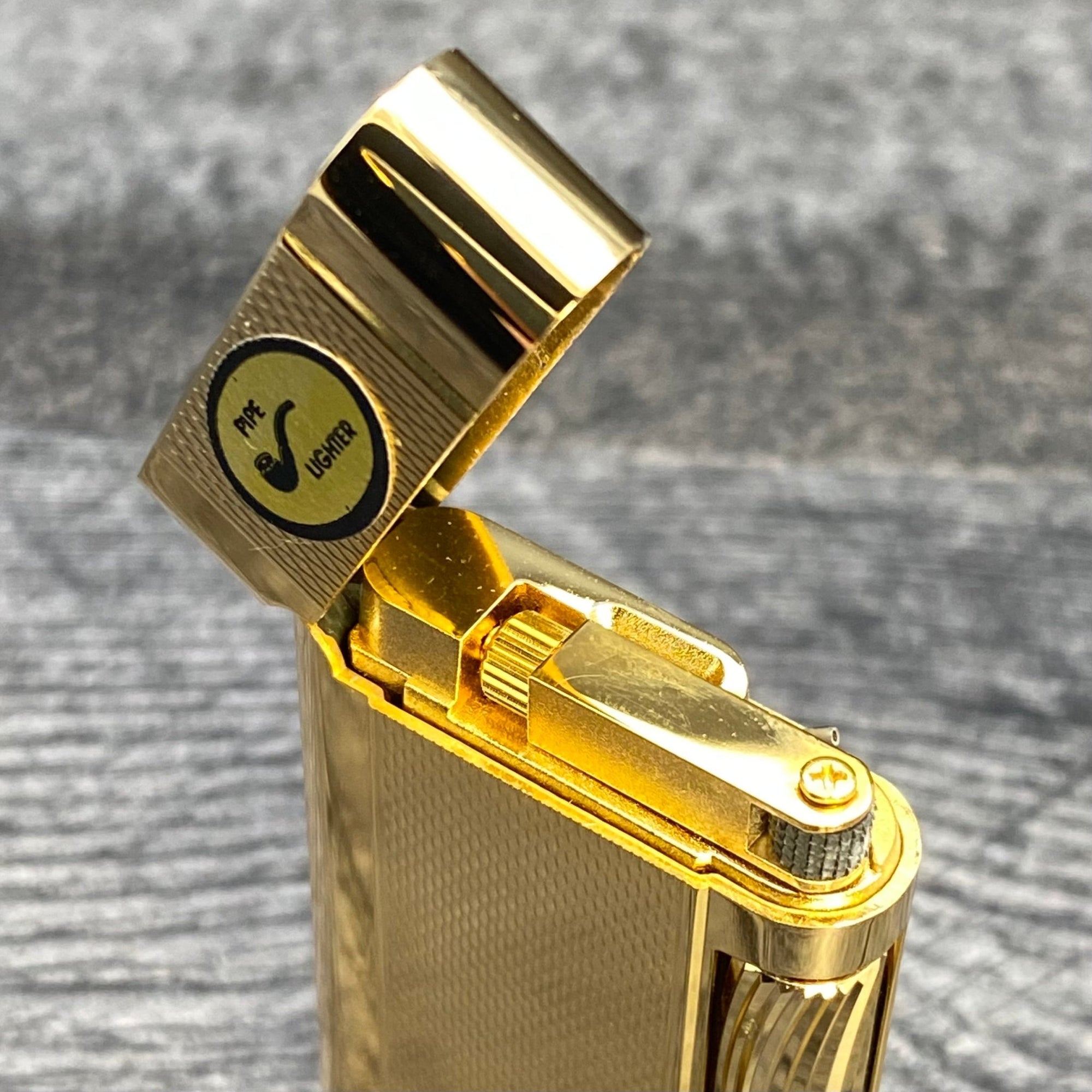 Vintage Zippo Contempo Pipe Lighter - Gold Mesh - Riley's 66 LLC