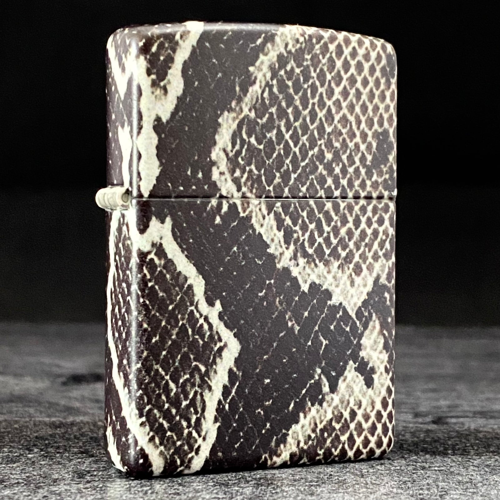 ZIPPO LIGHTER ARMOR® Geometric Design - High Polish Chrome - Riley's 66 LLC