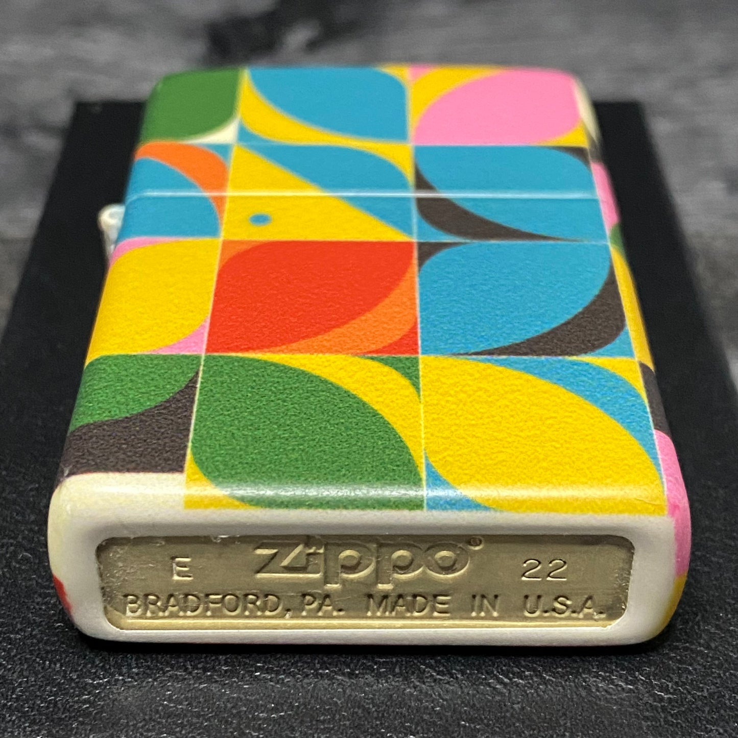 Zippo Lighter - Retro Shapes - 540 Color
